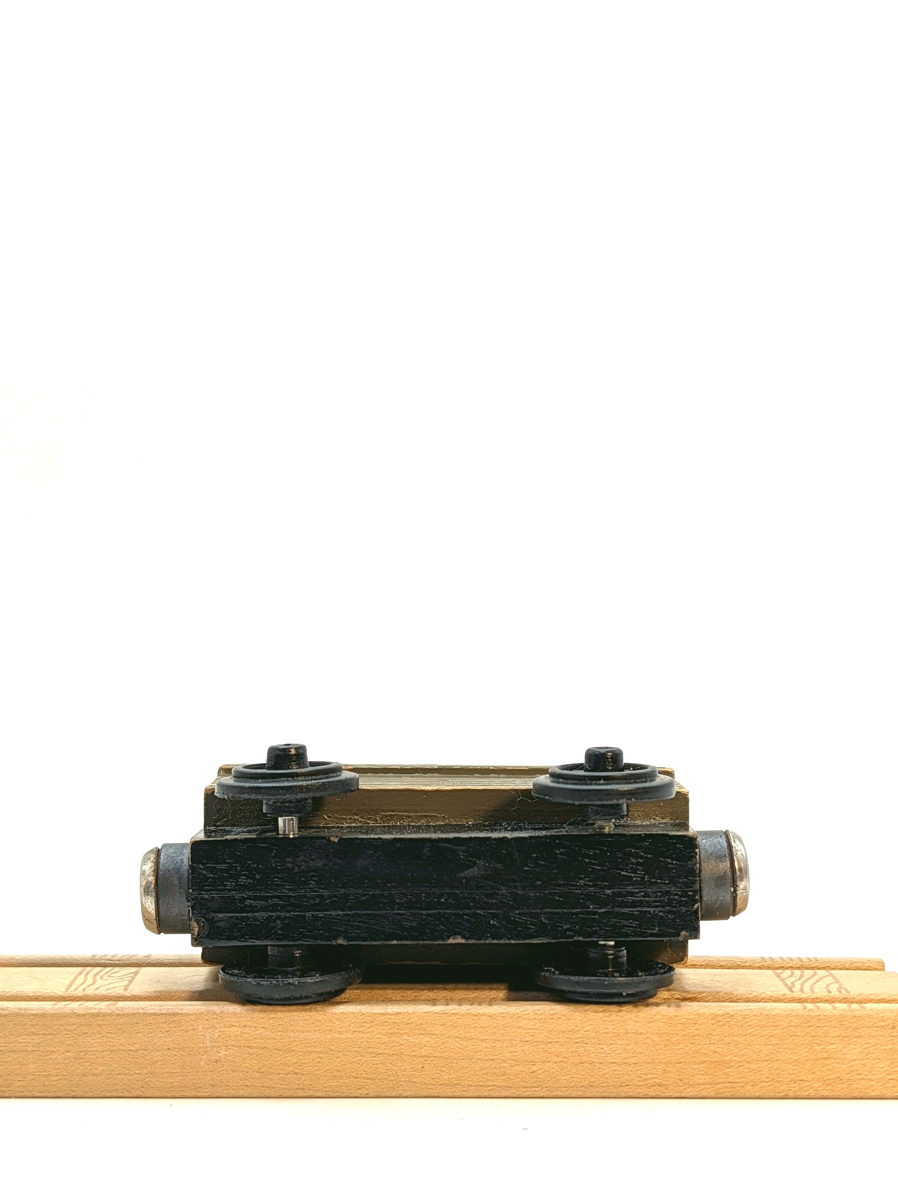 Troublesome Brakevan - White Face/ Black Roof