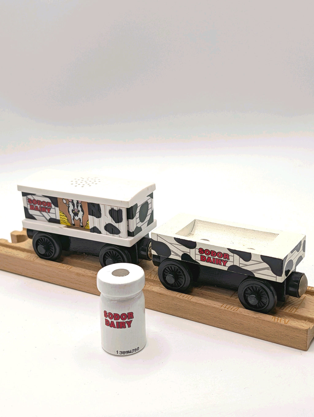 Sodor Dairy Cars - Cow Car & Milk Barrel Car