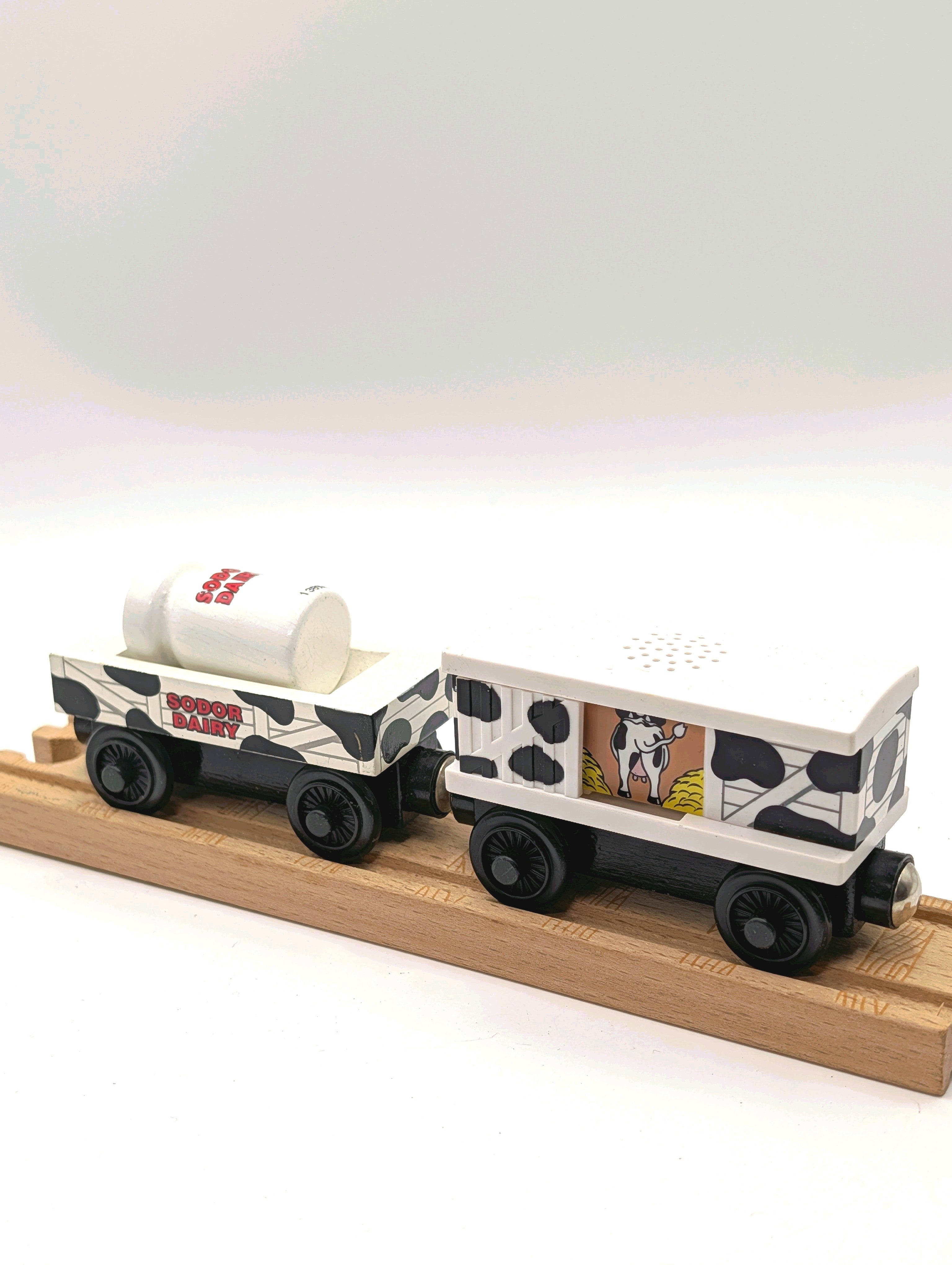 Sodor Dairy Cars - Cow Car & Milk Barrel Car