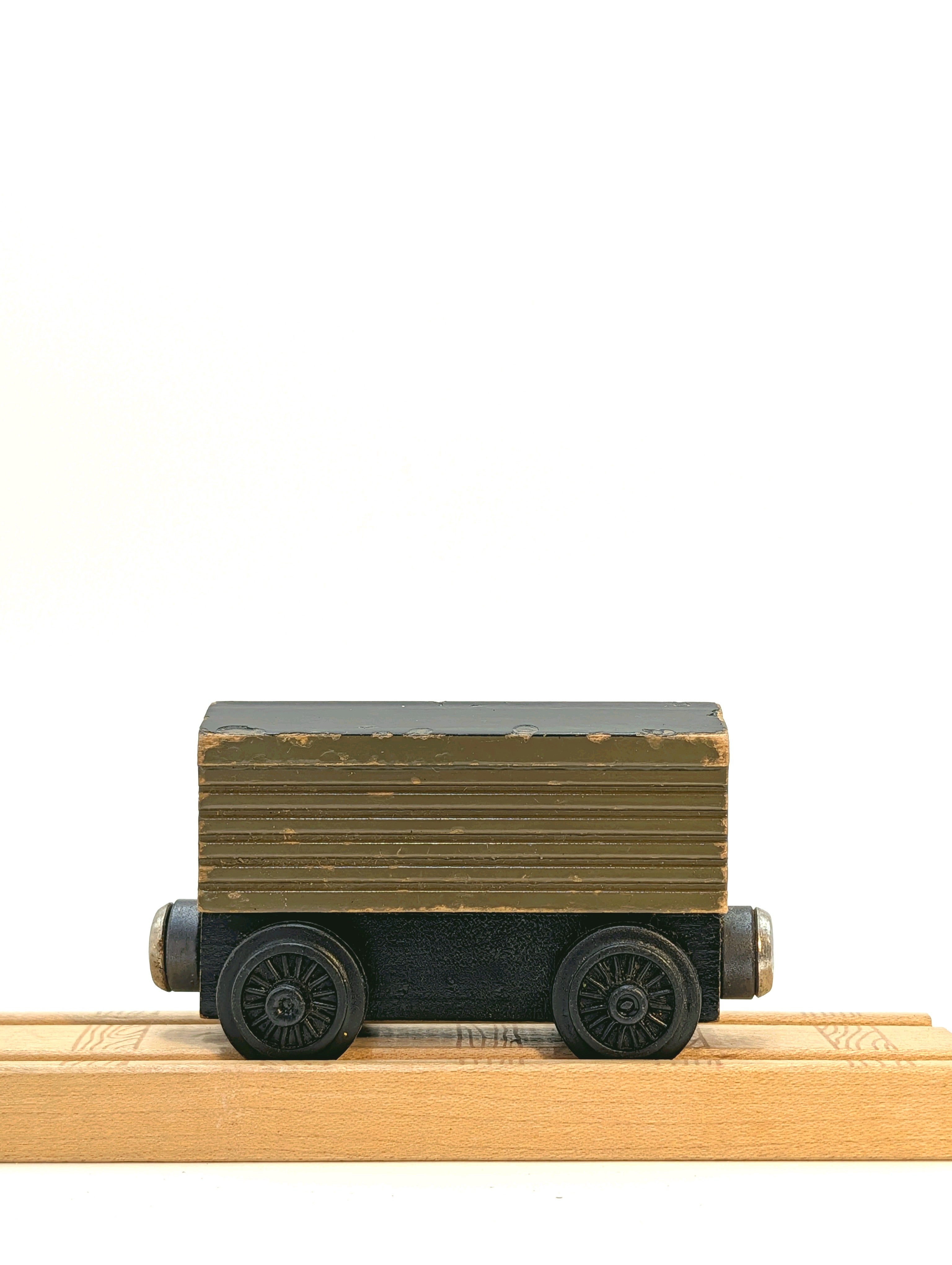 Troublesome Brakevan - White Face/ Black Roof