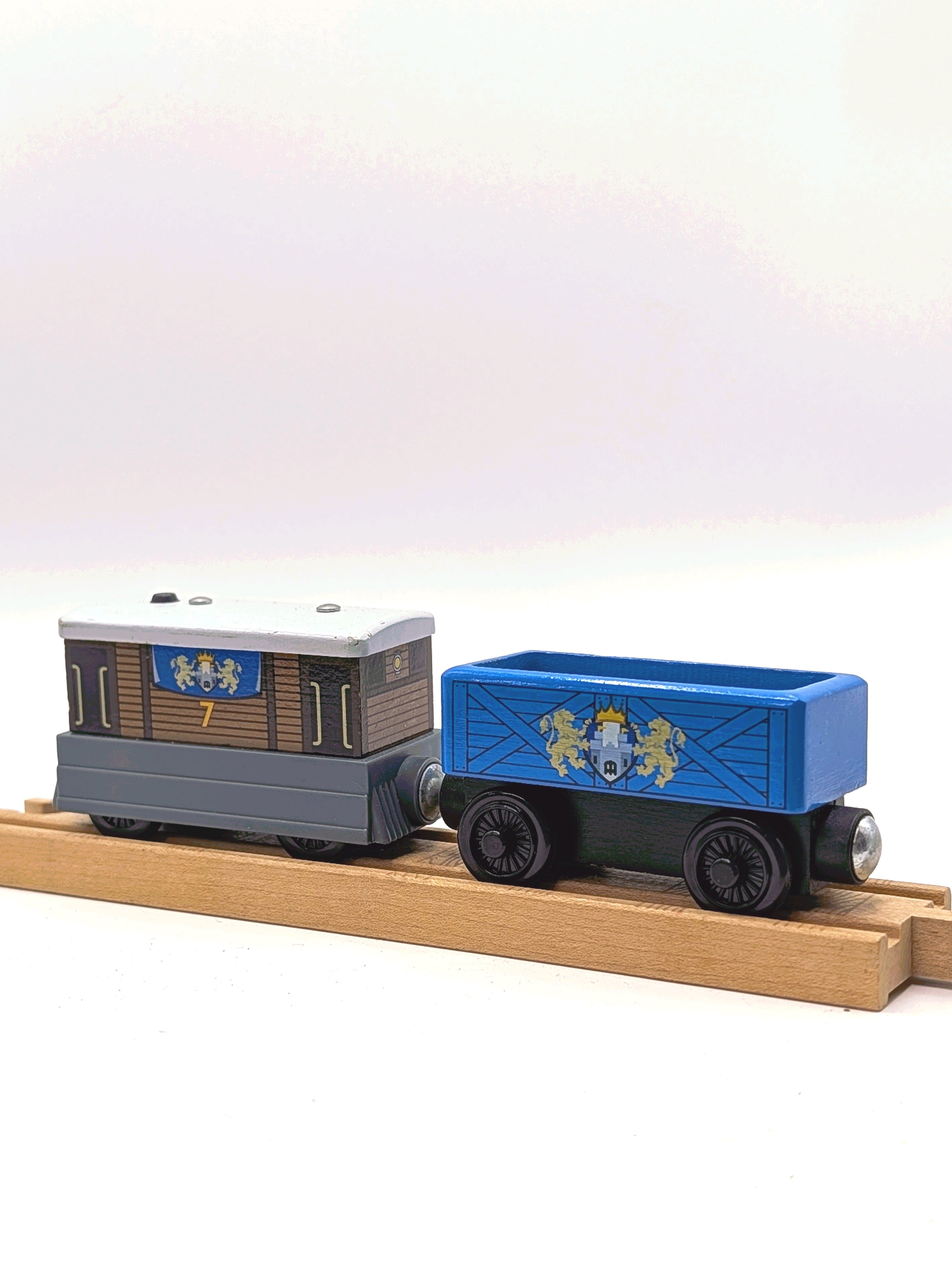 Royal Crest Toby & Royal Crest Cargo Car