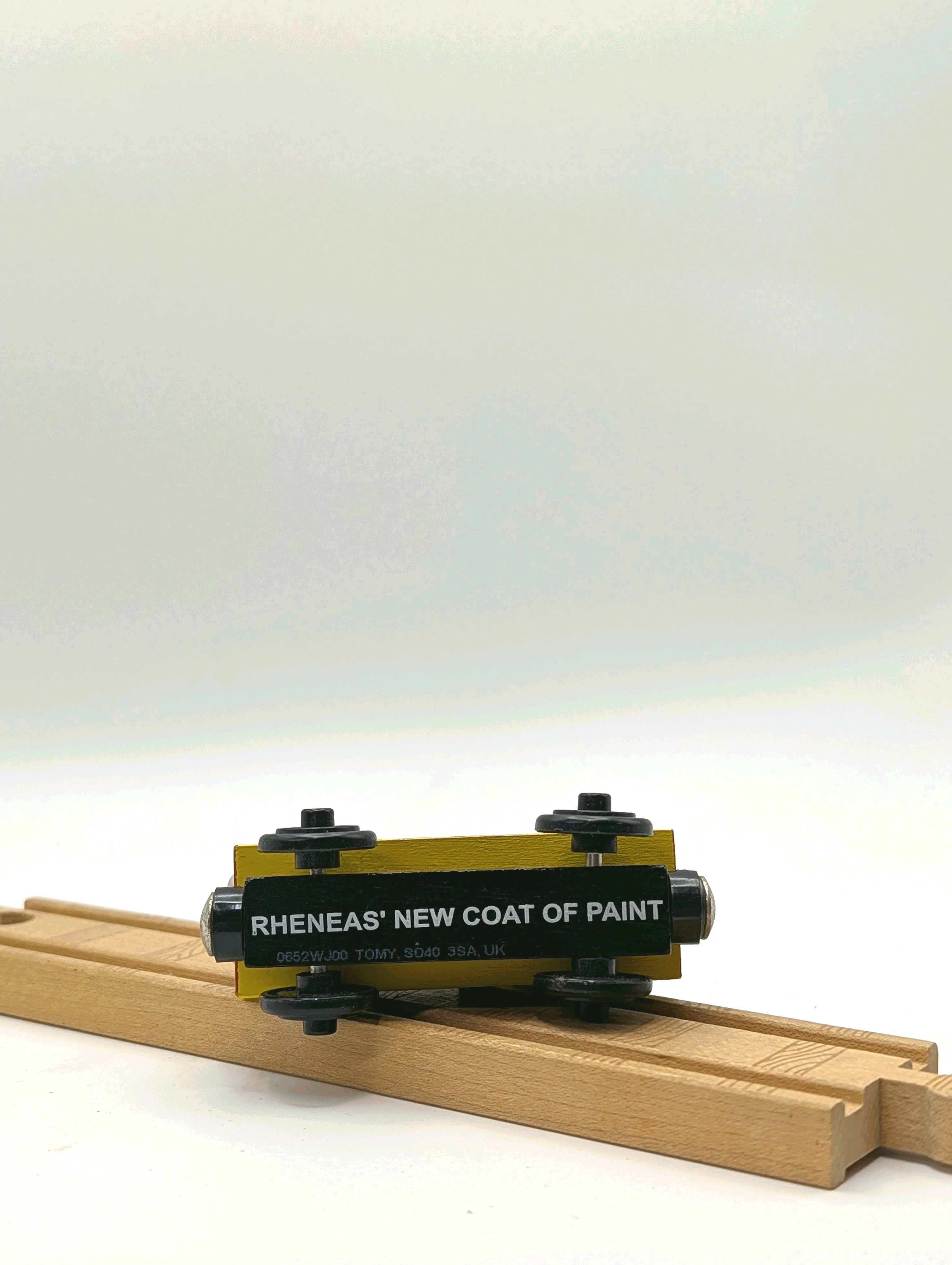 Rheneas' New Coat Of Paint (Yellow Rheneas)