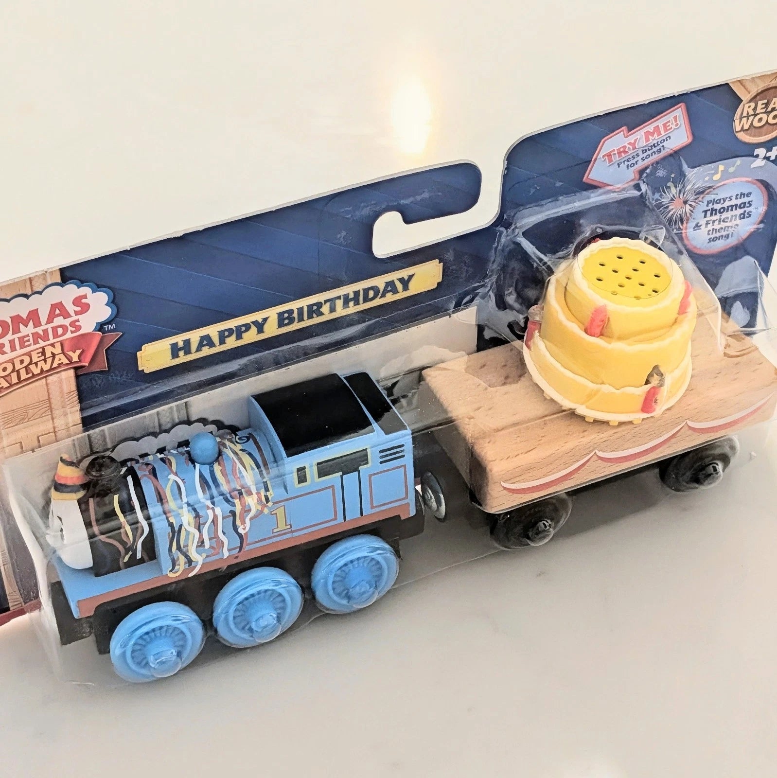 Happy Birthday Thomas & Cake Cargo Car - Y4501